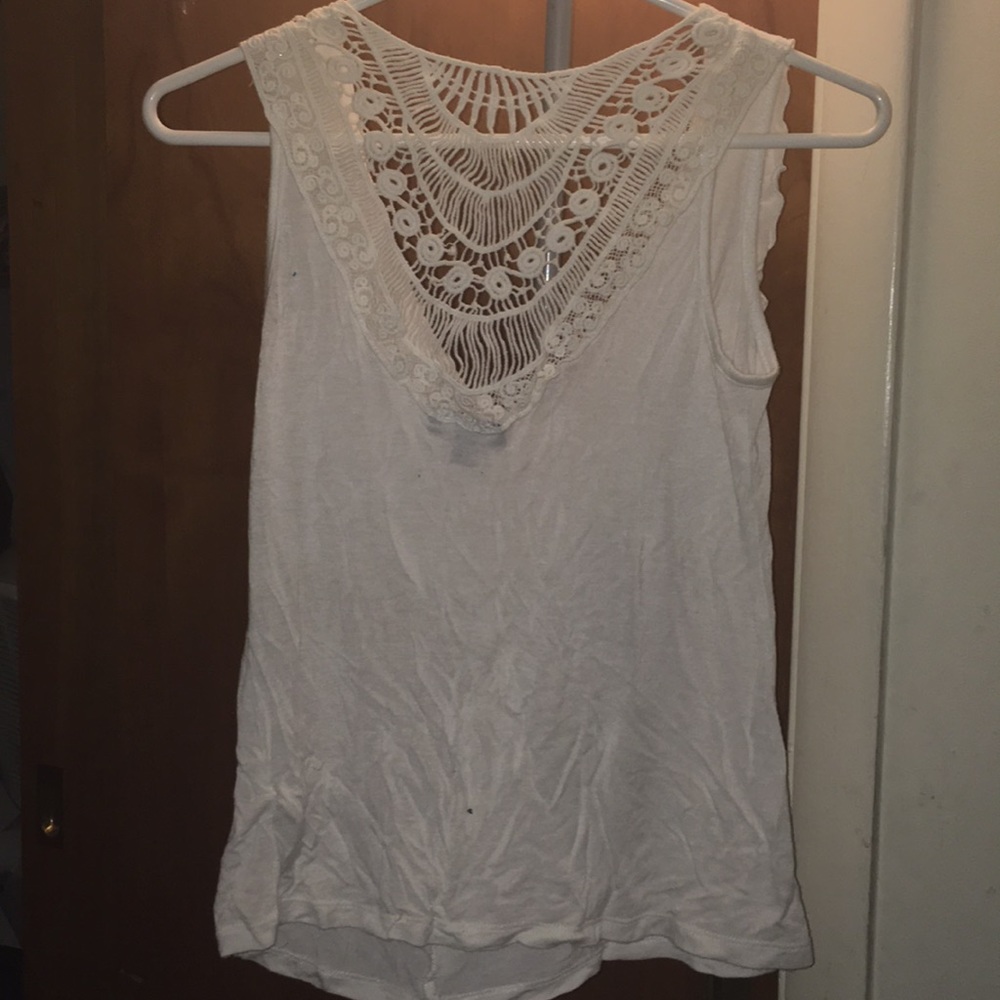 White top - Picture 2 of 4